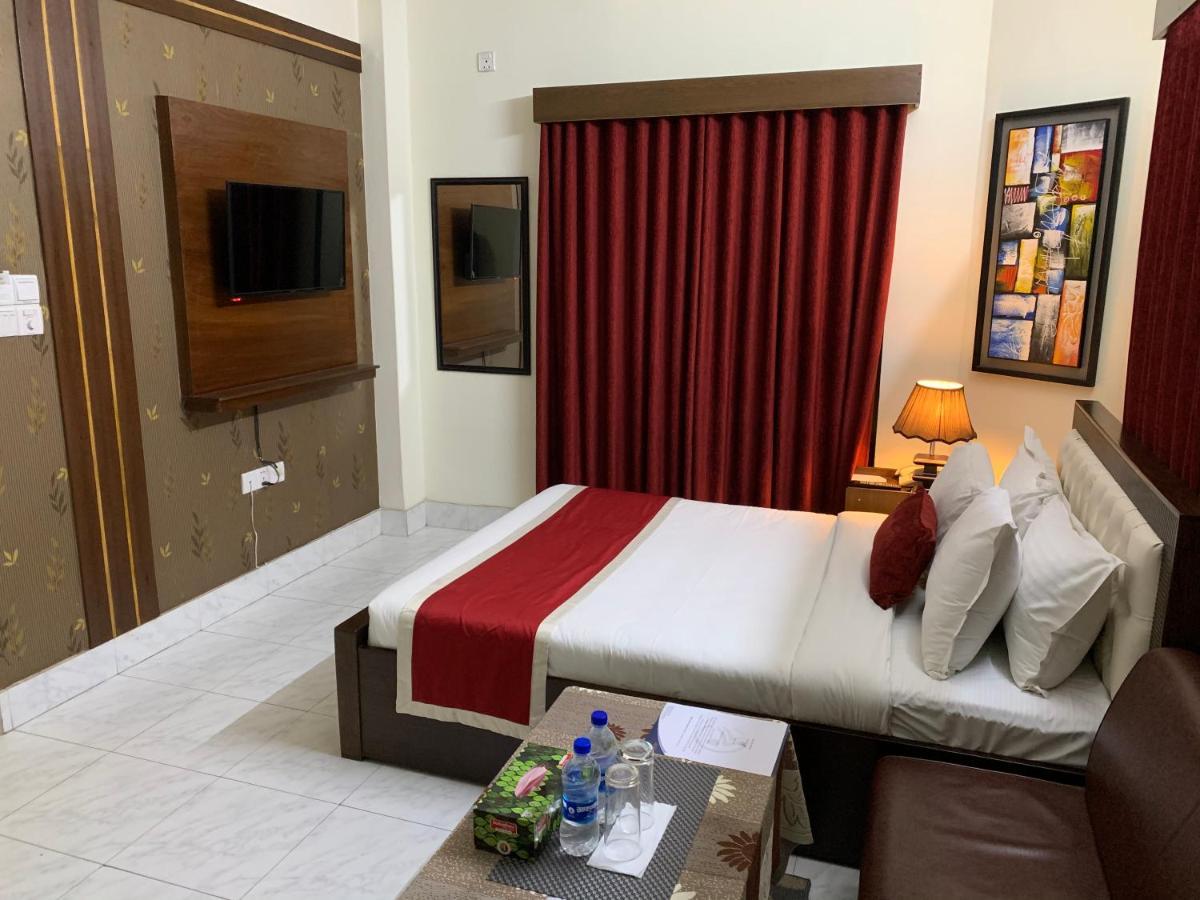 Hotel Grand Circle Inn Дакка Экстерьер фото